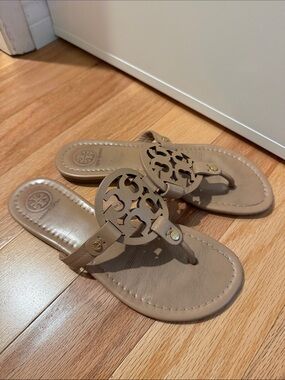 Tory Burch Beige Tan Logo Cutout Leather Thong Sandals